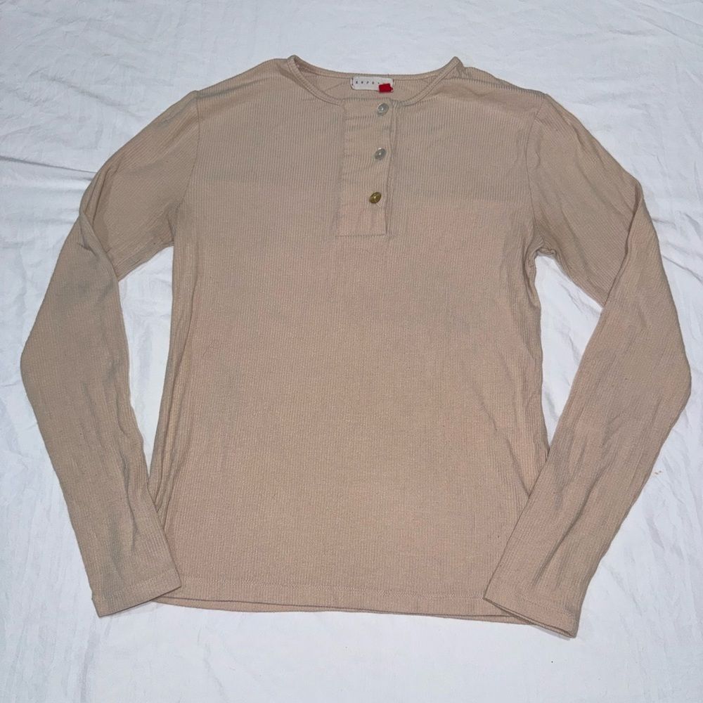 Zero + us size small Beige Long Sleeve henley Shirt